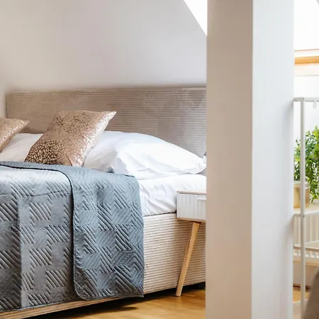 Lägenhet Sky Loft Near Center 220m, Ac, Ps5, Free Parking Prag