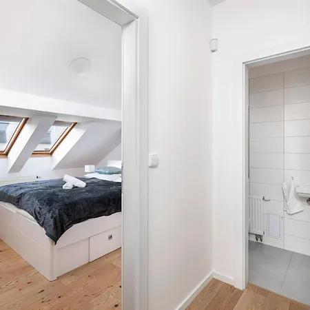 Sky Loft Near Center 220m, Ac, Ps5, Free Parking Lägenhet Prag